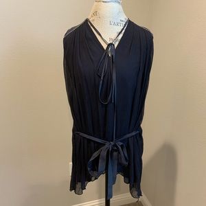 Laura Siegel navy silk sleeveless blouse